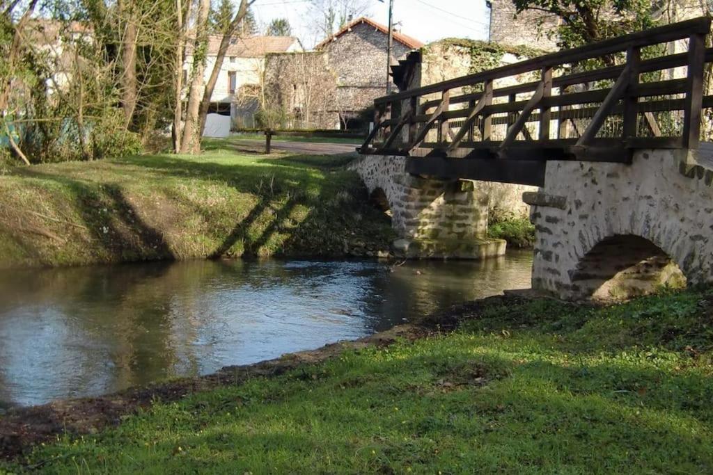 L'Impasse, T2 Neuf Et Bien Equipe, Plein Coeur De Maincy Exterior foto